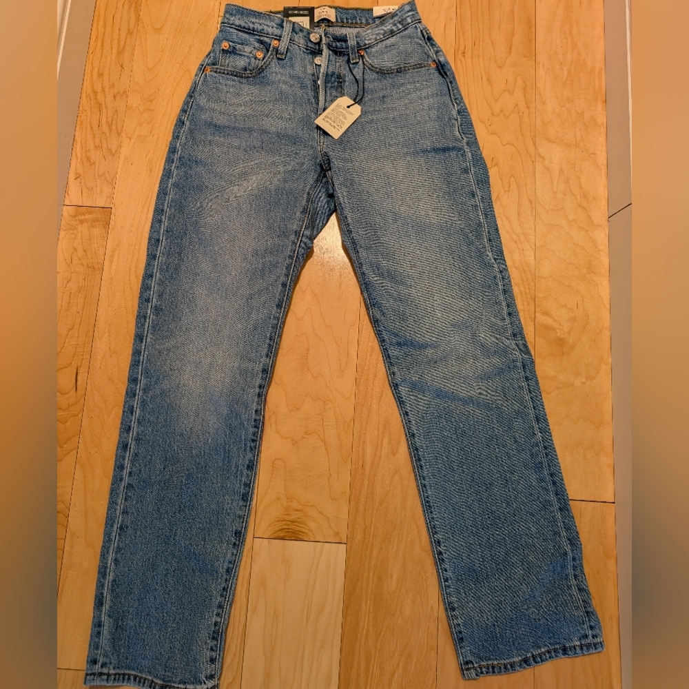 NWT Levi's 501 Curve Women's Straight Leg Jeans 24 X 30